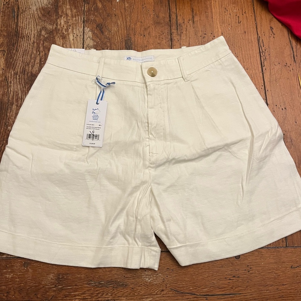 Southern Tide “Jacey Twill” Shorts in Sand White - Picture 5 of 10